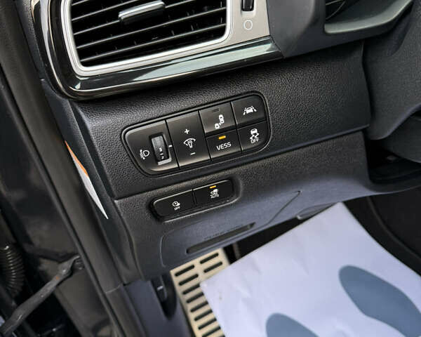 Синий Киа Niro, объемом двигателя 0 л и пробегом 168 тыс. км за 16800 $, фото 28 на Automoto.ua