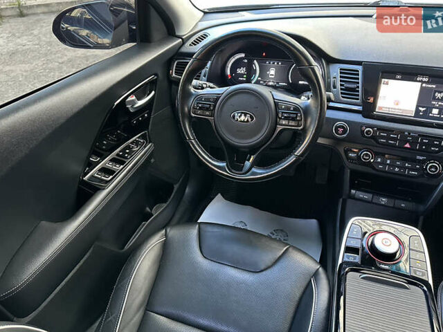 Синий Киа Niro, объемом двигателя 0 л и пробегом 155 тыс. км за 18650 $, фото 71 на Automoto.ua