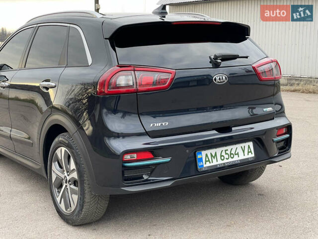 Синій Кіа Niro, об'ємом двигуна 0 л та пробігом 130 тис. км за 18455 $, фото 19 на Automoto.ua