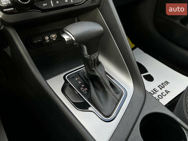 Синий Киа Niro, объемом двигателя 1.58 л и пробегом 91 тыс. км за 17650 $, фото 15 на Automoto.ua