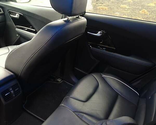 Синий Киа Niro, объемом двигателя 0 л и пробегом 132 тыс. км за 17000 $, фото 5 на Automoto.ua