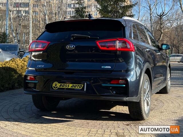 Синий Киа Niro, объемом двигателя 64 л и пробегом 191 тыс. км за 16400 $, фото 5 на Automoto.ua
