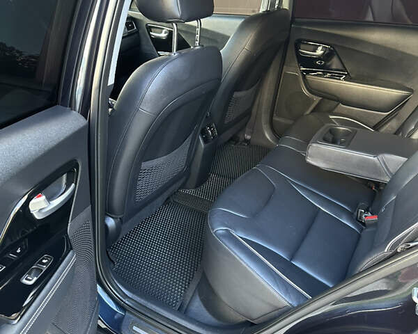 Синий Киа Niro, объемом двигателя 0 л и пробегом 155 тыс. км за 18650 $, фото 76 на Automoto.ua