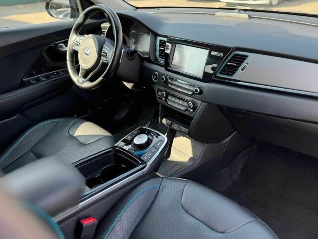 Синий Киа Niro, объемом двигателя 0 л и пробегом 40 тыс. км за 8800 $, фото 8 на Automoto.ua