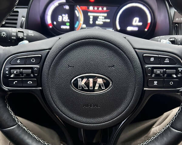 Синій Кіа Niro, об'ємом двигуна 0 л та пробігом 65 тис. км за 18500 $, фото 24 на Automoto.ua