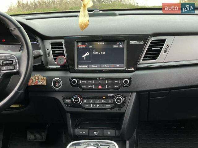 Синій Кіа Niro, об'ємом двигуна 0 л та пробігом 130 тис. км за 18455 $, фото 42 на Automoto.ua