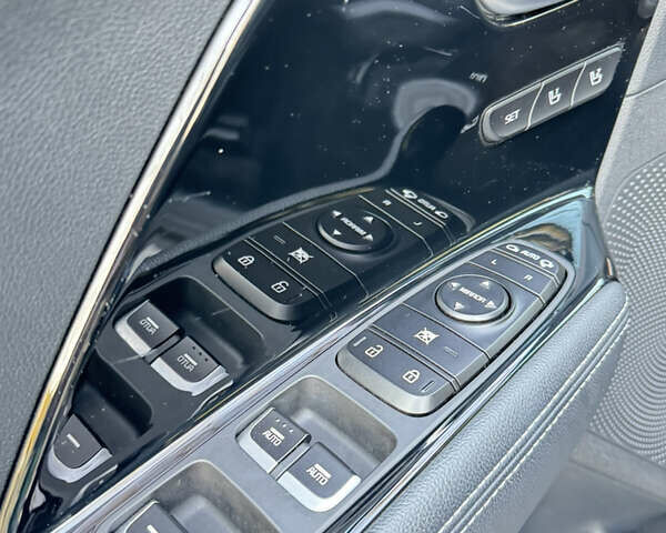 Синий Киа Niro, объемом двигателя 1.6 л и пробегом 52 тыс. км за 19800 $, фото 17 на Automoto.ua