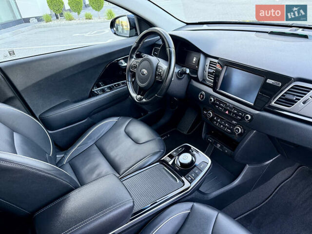 Киа Niro 2019 в Ровно на Automoto.ua Синий Киа Niro, объемом двигателя 0 л и пробегом 187 тыс. км за 17600 $, фото 28 на Automoto.ua