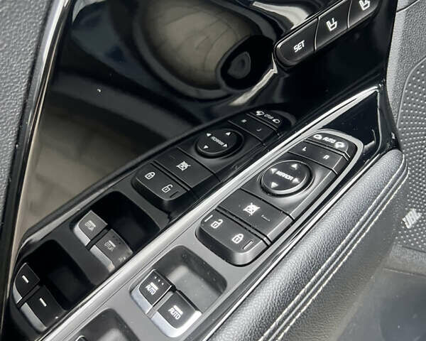 Синій Кіа Niro, об'ємом двигуна 0 л та пробігом 65 тис. км за 18500 $, фото 15 на Automoto.ua