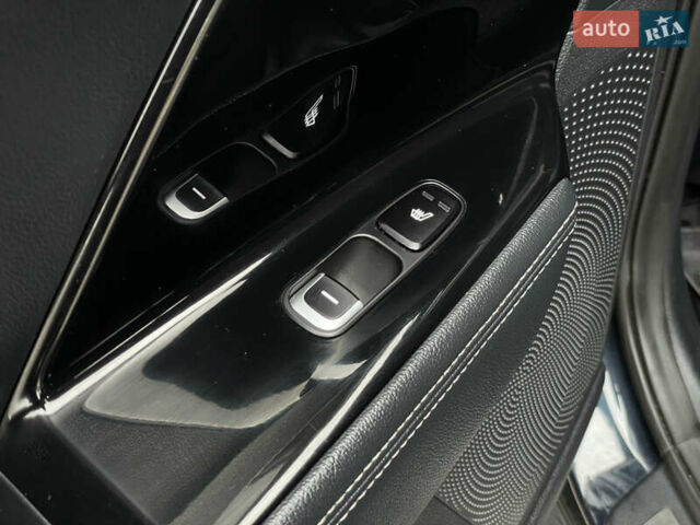 Синій Кіа Niro, об'ємом двигуна 0 л та пробігом 130 тис. км за 18455 $, фото 32 на Automoto.ua
