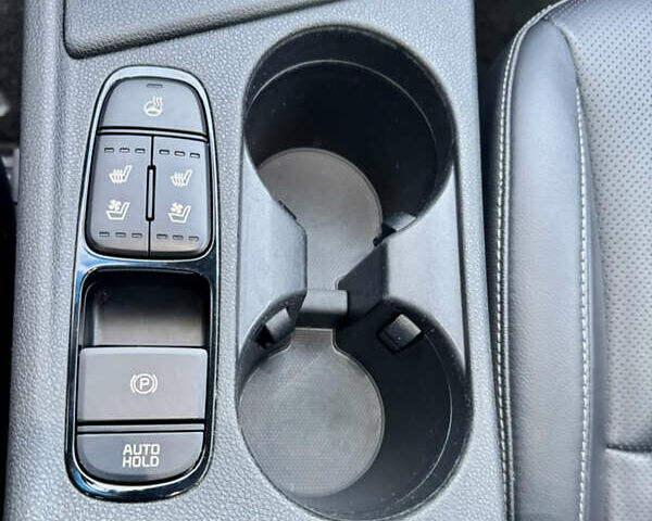 Синий Киа Niro, объемом двигателя 1.58 л и пробегом 52 тыс. км за 22000 $, фото 13 на Automoto.ua