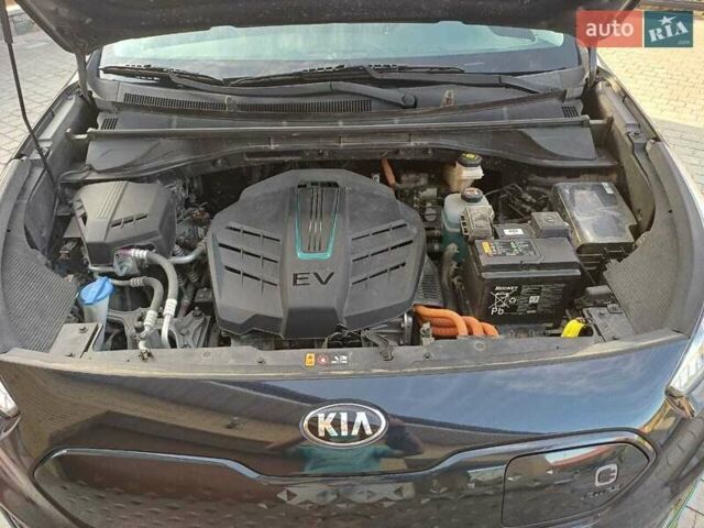 Синий Киа Niro, объемом двигателя 0 л и пробегом 164 тыс. км за 17500 $, фото 5 на Automoto.ua
