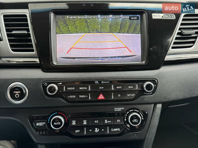 Синий Киа Niro, объемом двигателя 0 л и пробегом 88 тыс. км за 17777 $, фото 55 на Automoto.ua