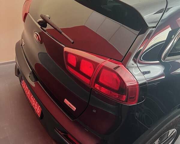 Синий Киа Niro, объемом двигателя 0 л и пробегом 137 тыс. км за 16500 $, фото 3 на Automoto.ua