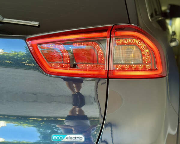 Киа Niro 2019 в Ивано-Франковске на Automoto.ua Синий Киа Niro, объемом двигателя 0 л и пробегом 155 тыс. км за 18650 $, фото 57 на Automoto.ua