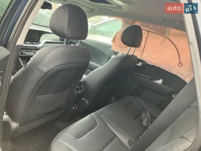 Синий Киа Niro, объемом двигателя 1.58 л и пробегом 52 тыс. км за 22000 $, фото 17 на Automoto.ua