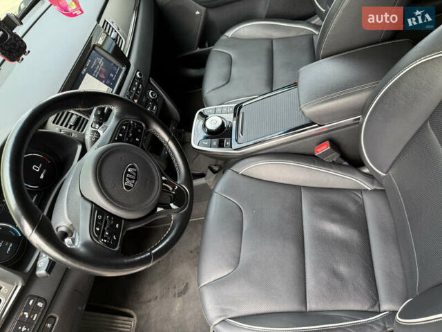 Синій Кіа Niro, об'ємом двигуна 0 л та пробігом 147 тис. км за 17400 $, фото 7 на Automoto.ua