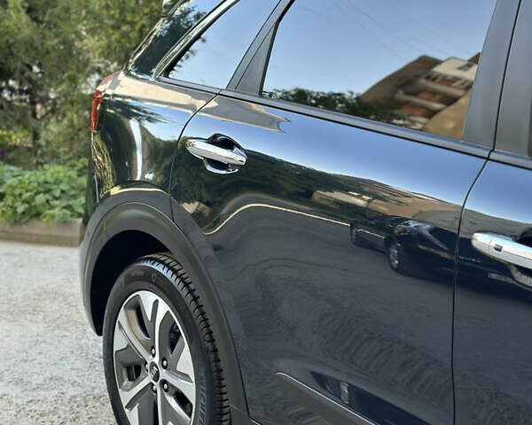 Синий Киа Niro, объемом двигателя 0 л и пробегом 155 тыс. км за 18650 $, фото 113 на Automoto.ua