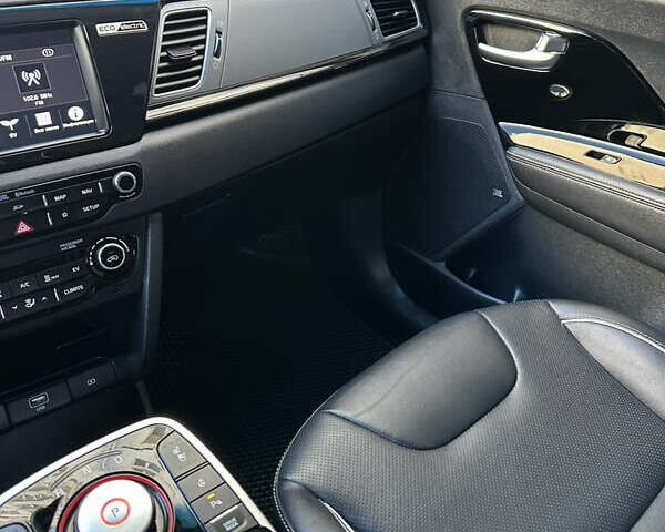 Синий Киа Niro, объемом двигателя 0 л и пробегом 155 тыс. км за 18650 $, фото 75 на Automoto.ua