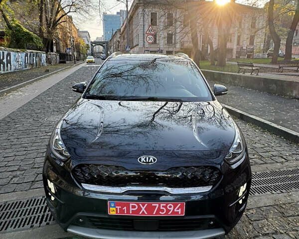 Синий Киа Niro, объемом двигателя 1.6 л и пробегом 52 тыс. км за 19800 $, фото 2 на Automoto.ua