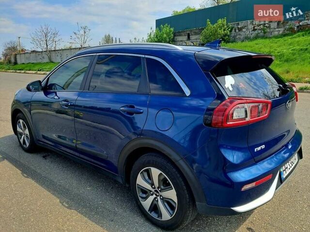 Синий Киа Niro, объемом двигателя 1.58 л и пробегом 371 тыс. км за 14000 $, фото 4 на Automoto.ua