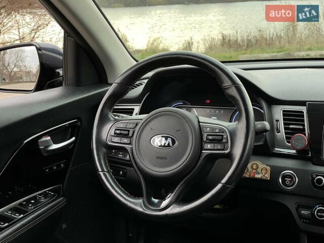 Синій Кіа Niro, об'ємом двигуна 0 л та пробігом 130 тис. км за 18455 $, фото 41 на Automoto.ua