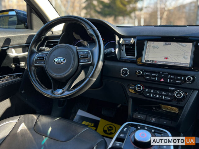 Синий Киа Niro, объемом двигателя 64 л и пробегом 191 тыс. км за 16400 $, фото 10 на Automoto.ua