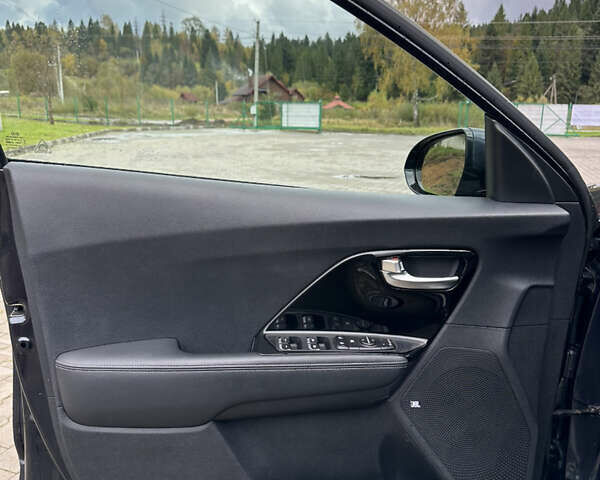 Синий Киа Niro, объемом двигателя 0 л и пробегом 120 тыс. км за 14999 $, фото 13 на Automoto.ua
