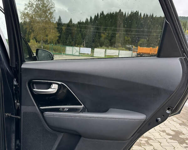 Синий Киа Niro, объемом двигателя 0 л и пробегом 120 тыс. км за 14999 $, фото 17 на Automoto.ua