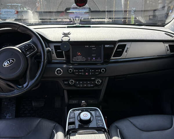 Синий Киа Niro, объемом двигателя 0 л и пробегом 110 тыс. км за 19500 $, фото 12 на Automoto.ua
