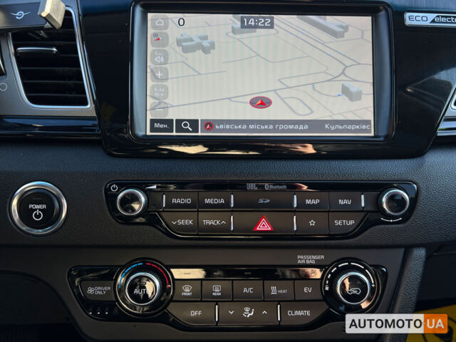 Синий Киа Niro, объемом двигателя 64 л и пробегом 191 тыс. км за 16400 $, фото 16 на Automoto.ua