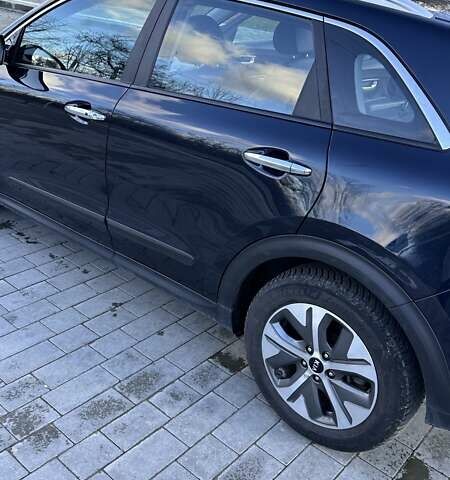 Синий Киа Niro, объемом двигателя 0 л и пробегом 182 тыс. км за 17500 $, фото 7 на Automoto.ua