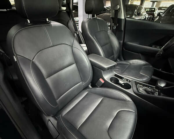 Синий Киа Niro, объемом двигателя 1.58 л и пробегом 67 тыс. км за 18500 $, фото 24 на Automoto.ua