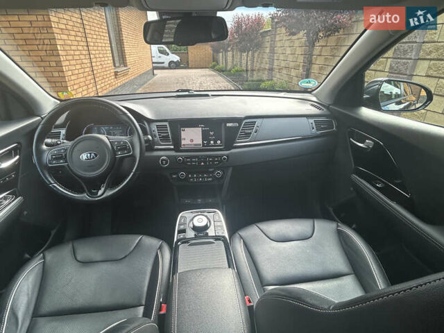 Синий Киа Niro, объемом двигателя 0 л и пробегом 125 тыс. км за 18700 $, фото 42 на Automoto.ua