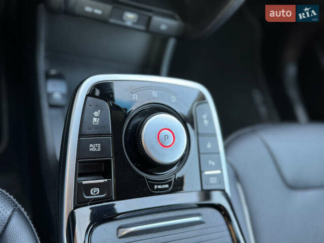 Синій Кіа Niro, об'ємом двигуна 0 л та пробігом 130 тис. км за 18199 $, фото 45 на Automoto.ua