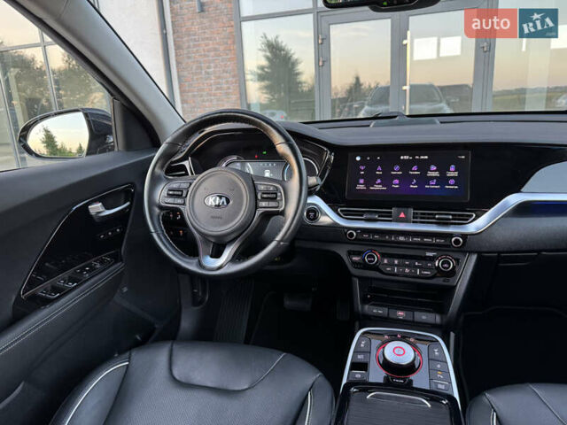 Синий Киа Niro, объемом двигателя 0 л и пробегом 130 тыс. км за 18900 $, фото 59 на Automoto.ua