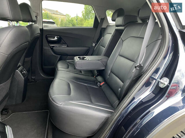 Синій Кіа Niro, об'ємом двигуна 0 л та пробігом 138 тис. км за 21200 $, фото 91 на Automoto.ua
