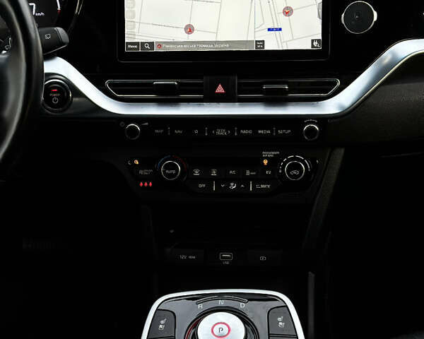 Синій Кіа Niro, об'ємом двигуна 0 л та пробігом 130 тис. км за 18990 $, фото 50 на Automoto.ua