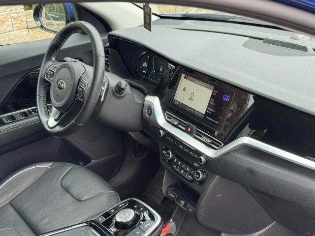 Синій Кіа Niro, об'ємом двигуна 0 л та пробігом 56 тис. км за 16000 $, фото 11 на Automoto.ua