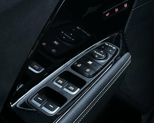 Синій Кіа Niro, об'ємом двигуна 0 л та пробігом 100 тис. км за 19900 $, фото 17 на Automoto.ua