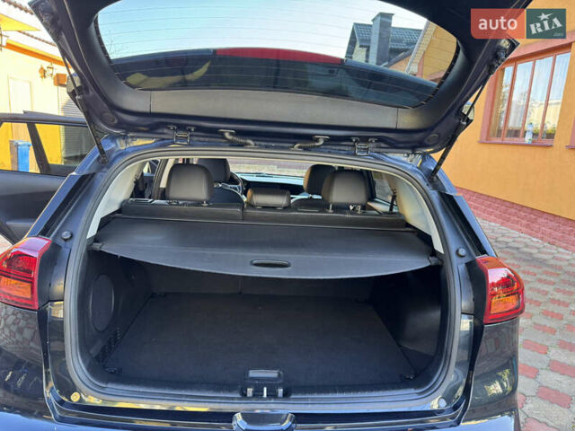 Синий Киа Niro, объемом двигателя 0 л и пробегом 170 тыс. км за 17999 $, фото 15 на Automoto.ua