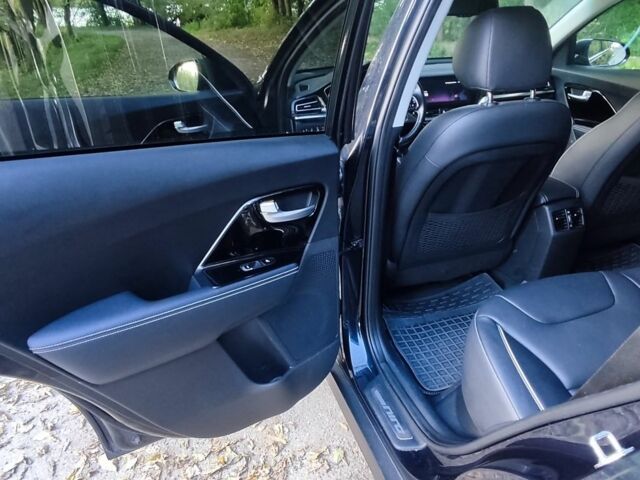 Синій Кіа Niro, об'ємом двигуна 0 л та пробігом 136 тис. км за 19480 $, фото 12 на Automoto.ua