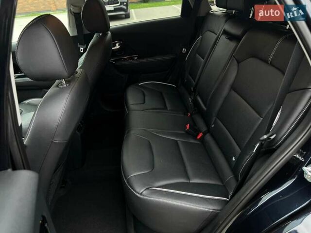 Синій Кіа Niro, об'ємом двигуна 0 л та пробігом 156 тис. км за 19300 $, фото 16 на Automoto.ua