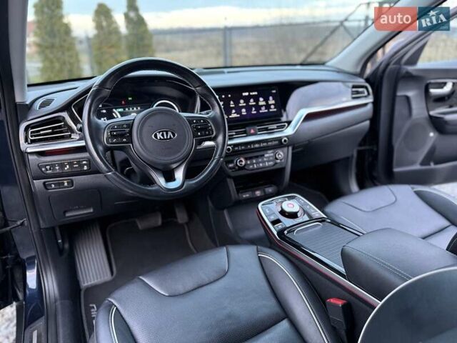 Синій Кіа Niro, об'ємом двигуна 0 л та пробігом 81 тис. км за 19350 $, фото 68 на Automoto.ua