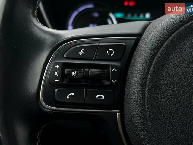 Синий Киа Niro, объемом двигателя 0 л и пробегом 117 тыс. км за 19900 $, фото 48 на Automoto.ua