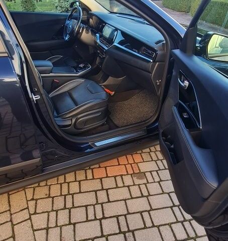 Синій Кіа Niro, об'ємом двигуна 0 л та пробігом 148 тис. км за 19346 $, фото 22 на Automoto.ua