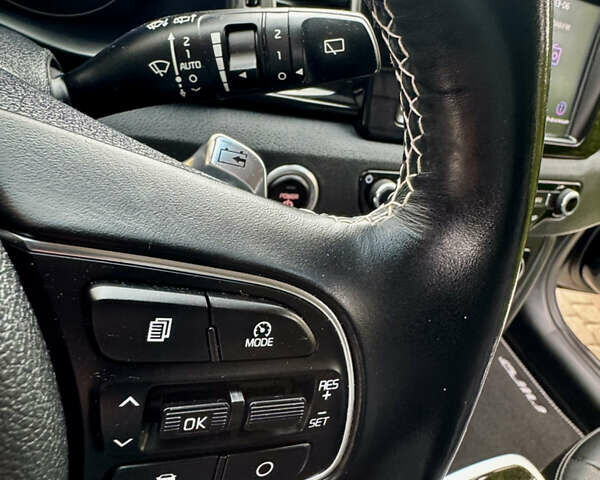 Синий Киа Niro, объемом двигателя 0 л и пробегом 88 тыс. км за 17999 $, фото 48 на Automoto.ua