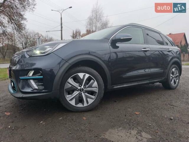 Синій Кіа Niro, об'ємом двигуна 0 л та пробігом 150 тис. км за 18000 $, фото 5 на Automoto.ua