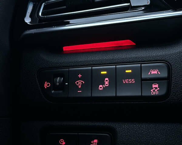 Синій Кіа Niro, об'ємом двигуна 0 л та пробігом 100 тис. км за 19900 $, фото 16 на Automoto.ua