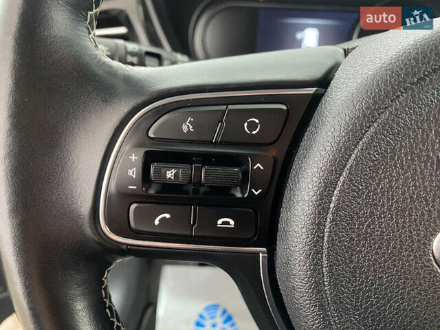 Синій Кіа Niro, об'ємом двигуна 0 л та пробігом 101 тис. км за 20950 $, фото 13 на Automoto.ua